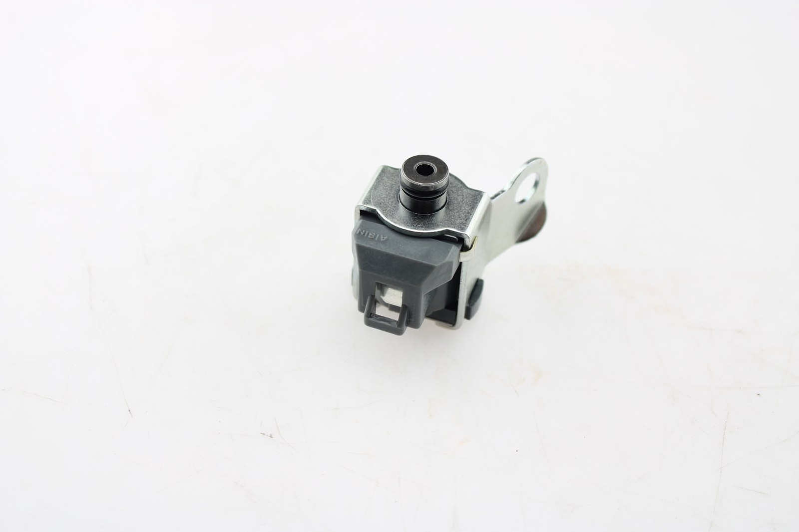 0585F3FEF11E48E018B6FCF8E38A4932.JPG Elektrozawór blokady konwertera 450-43le (tcc) 1998 a440 | automatyczni gm | części do automatycznych skrzyń biegów